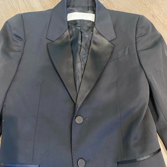 Boys Burberry Tuxedo Jacket. Size 10. Worn once! - Picture 2 of 5